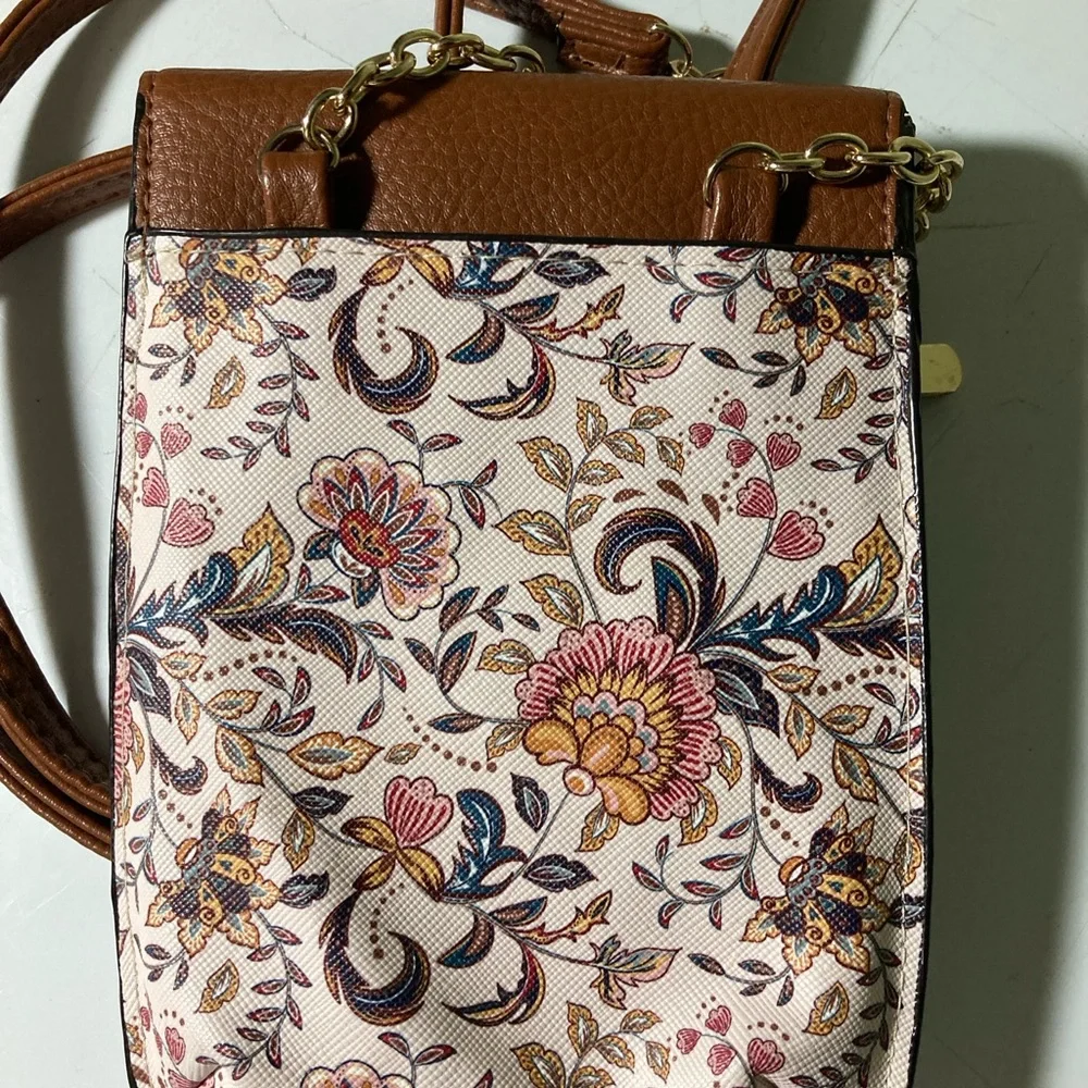 Safe Keepers Floral Crossbody Bag with Brown Accents - Picture 5 of 8
